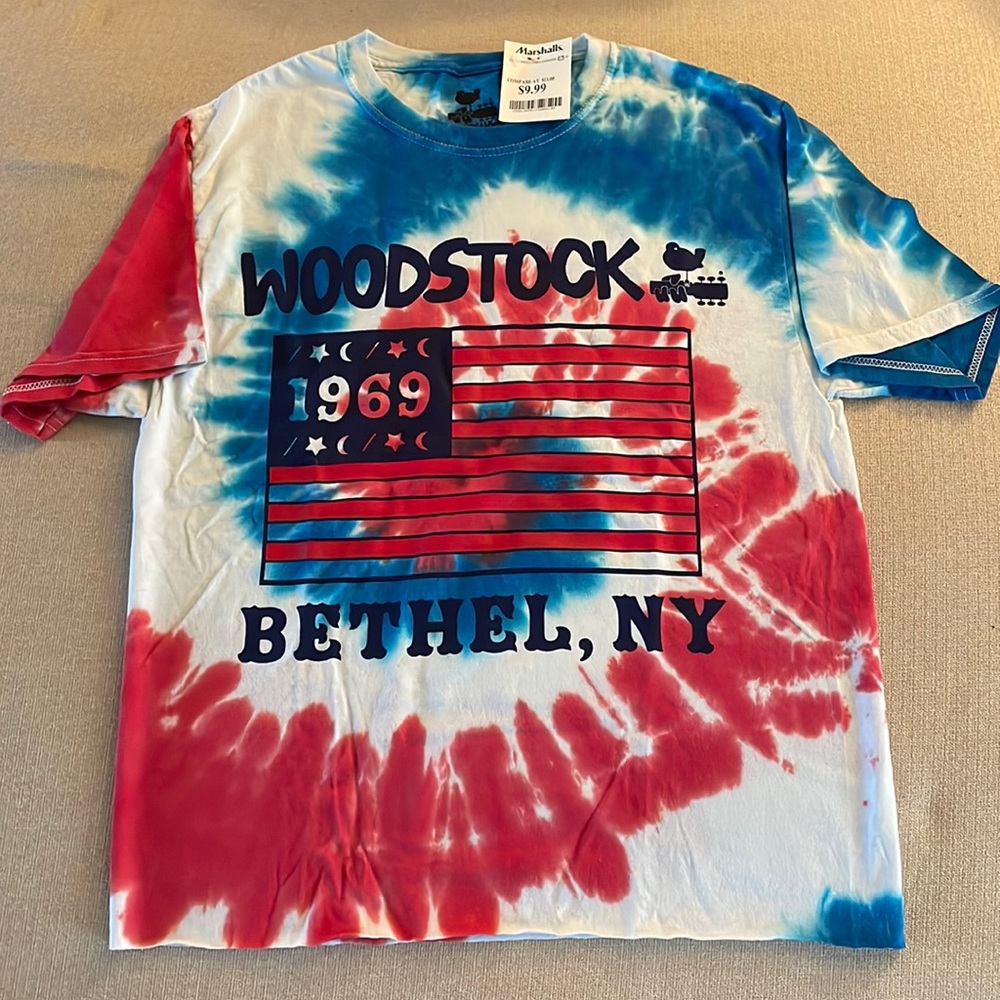 Woodstock tie-dye graphic tee juniors size S NWT
